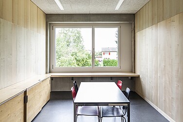 Vista interna della scuola elementare Bachtel 2 a Oberglatt