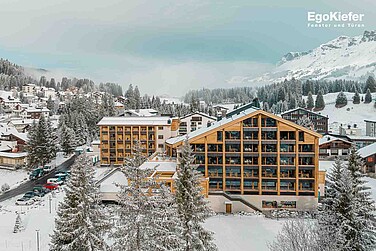 Aussenaufnahme, Winterbild des Valbella Resort, Haus Tgiasa Principala in Valbella